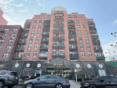 14218 38th Ave #9C, Flushing, NY 11354