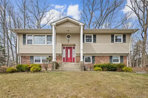 7 Jacqueline Rd, Ramapo, NY 10952