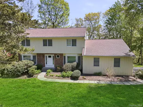 35 Woodcrest Dr, North Castle, NY 10504