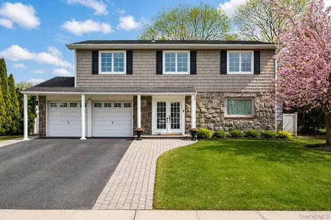 22 Delaware Ave, Jericho, NY 11753