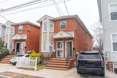 1423 116th St, New York, NY 11356