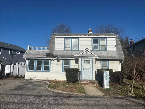 1661 Prospect Ave, East Meadow, NY 11554