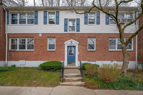 92 Underhill Ave #2B, Harrison, NY 10604