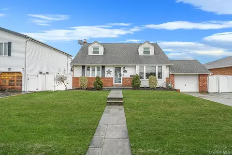 78 Emerson Ave, Levittown, NY 11756