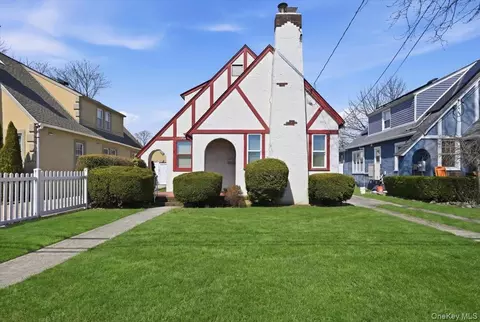 739 Edward St, Baldwin, NY 11510