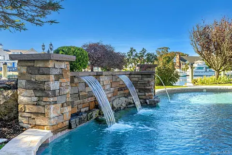 Exterior - 10 Beech Rd, Islip, NY 11751 photo 9 of 14