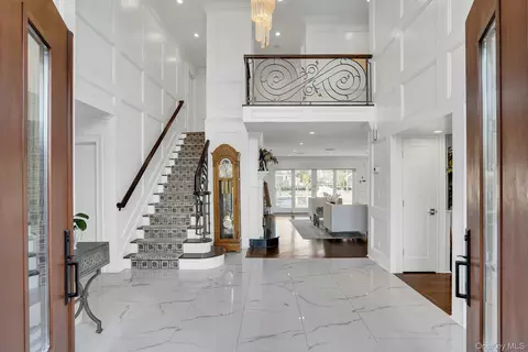 Entry Way - 10 Beech Rd, Islip, NY 11751 photo 1 of 3