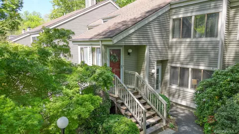 156 Stone Mdw, Lewisboro, NY 10590