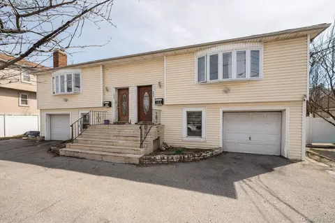 569 Peninsula Blvd, Cedarhurst, NY 11516