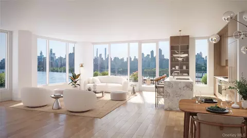 30-55 Vernon Blvd #PHB, New York, NY 11102