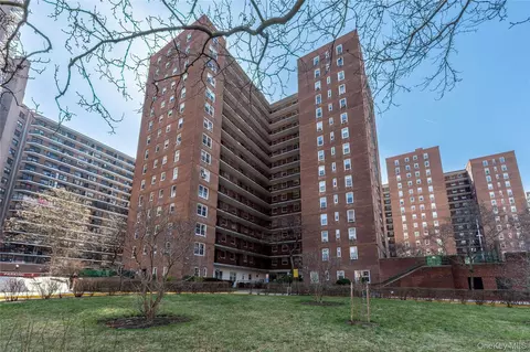 9820 62nd Dr #8F, Rego Park, NY 11374