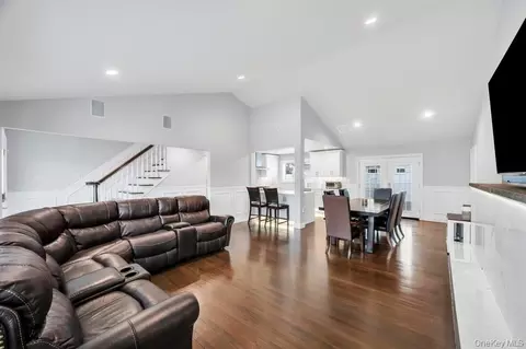 Other - 5 Kittiwake Ln, Babylon, NY 11702 photo 4 of 13