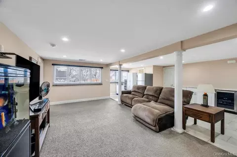 Other - 5 Kittiwake Ln, Babylon, NY 11702 photo 12 of 13