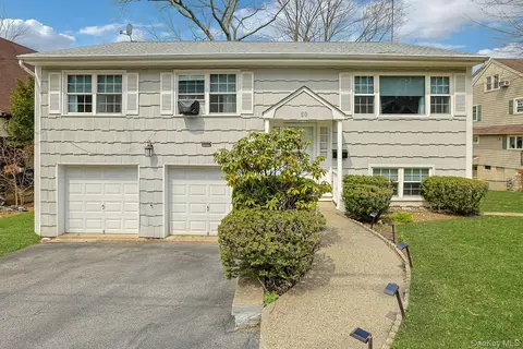 60 Pine St, Greenburgh, NY 10502