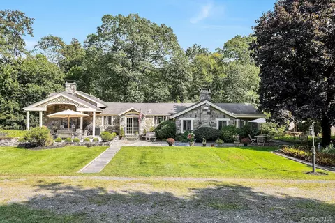 103 Church Hill Rd, Kent, NY 10512
