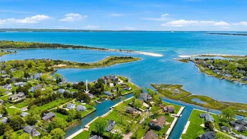 470 Windy Point Ln, Southold, NY 11971