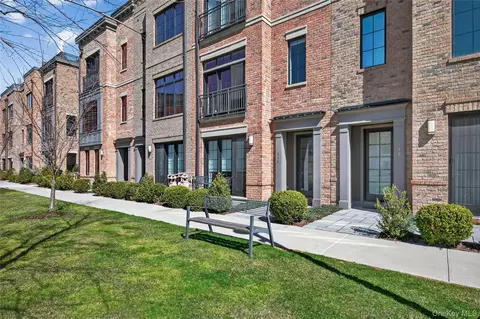 348 Horseman Blvd, Mount Pleasant, NY 10591