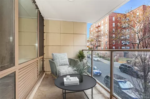 6405 Yellowstone Blvd #207, New York, NY 11375