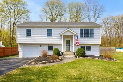 41 Cornell Ave, Red Hook, NY 12571