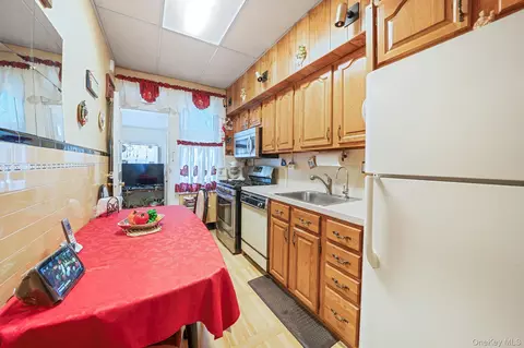 Kitchen - 281 E 57th St #1, Brooklyn, NY 11203 photo 1 of 4