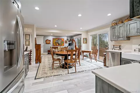Other - 38 Maple Ct, Oyster Bay, NY 11753 photo 2 of 10