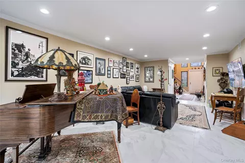 Other - 38 Maple Ct, Oyster Bay, NY 11753 photo 4 of 10