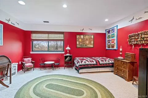 Bedroom - 38 Maple Ct, Oyster Bay, NY 11753 photo 3 of 4