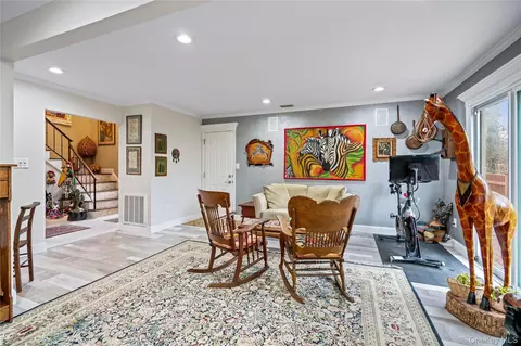 Other - 38 Maple Ct, Oyster Bay, NY 11753 photo 5 of 10