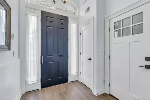 Entry Way - 123 Jackie Ct, Patchogue, NY 11772 photo 1 of 6
