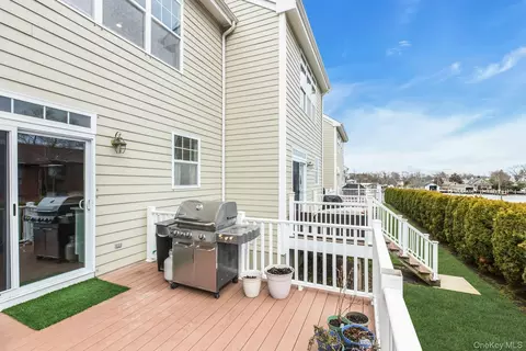 Exterior - 123 Jackie Ct, Patchogue, NY 11772 photo 2 of 2