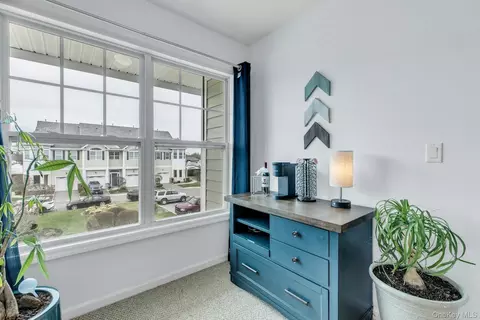 Entry Way - 123 Jackie Ct, Patchogue, NY 11772 photo 4 of 6