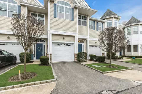 Exterior - 123 Jackie Ct, Patchogue, NY 11772 photo 1 of 2