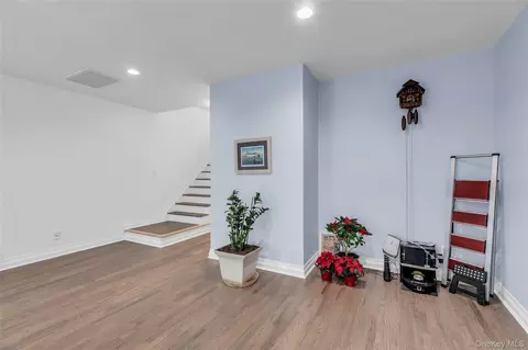 Entry Way - 123 Jackie Ct, Patchogue, NY 11772 photo 2 of 6