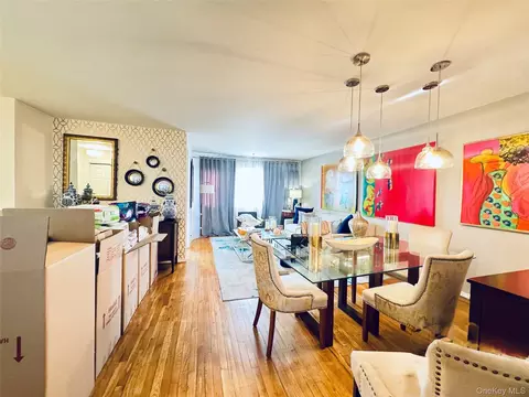 320 Huntington Ave, New York, NY 10465