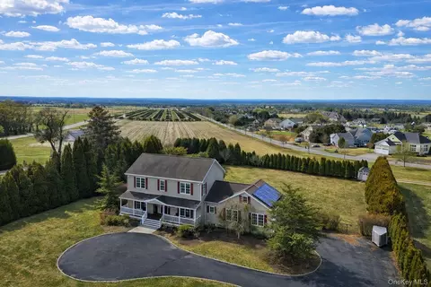 3935 Sound Ave, Riverhead, NY 11901