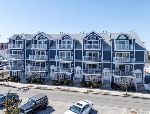 159 Monroe Blvd #UPPER, Long Beach, NY 11561