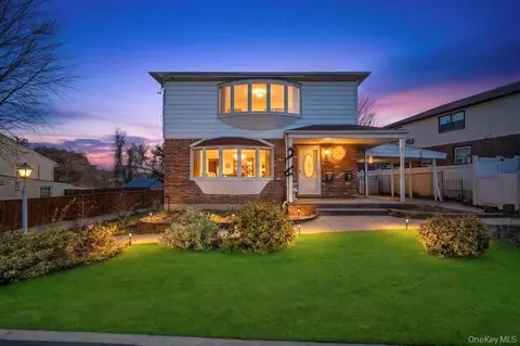 644 Broadway Rd, Bethpage, NY 11714