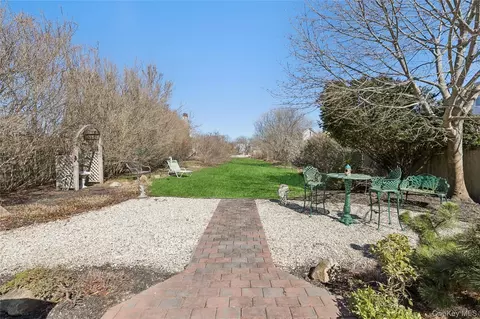 Exterior - 20 Mitchell Rd, Westhampton Beach, NY 11978 photo 3 of 7
