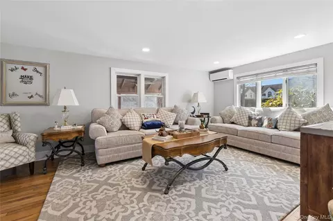 Living - 20 Mitchell Rd, Westhampton Beach, NY 11978 photo 1 of 3