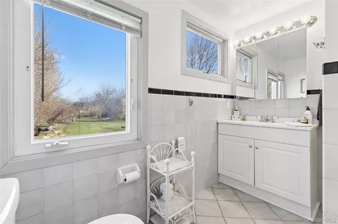 Bath - 20 Mitchell Rd, Westhampton Beach, NY 11978 photo 1 of 3