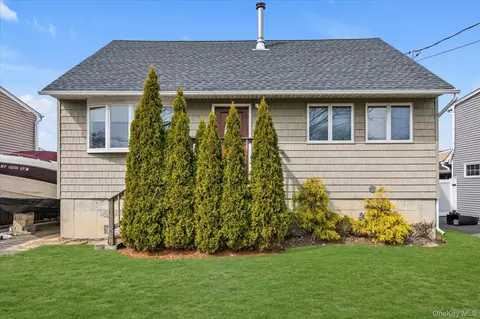 2542 Wantagh Ave, Wantagh, NY 11793