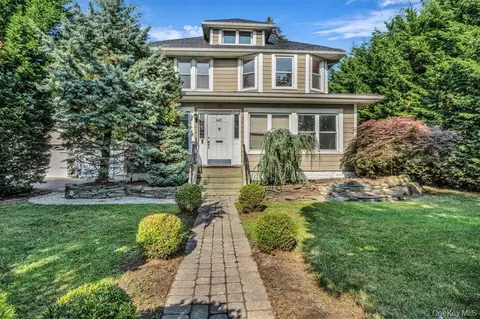 643 Deer Park Ave, Babylon, NY 11702