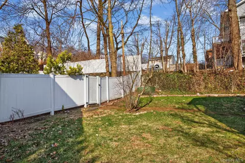 Exterior - 1206 Main St, Peekskill, NY 10566 photo 5 of 8
