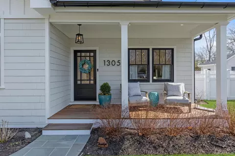 1305 Sigsbee Rd, Mattituck, NY 11952