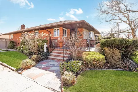 7-03 147th St, New York, NY 11357