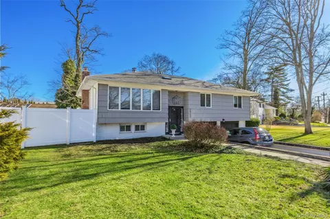 2968 Beltagh Ave, Wantagh, NY 11793