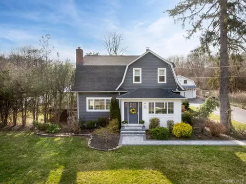 88 Astor Ave, Saint James, NY 11780