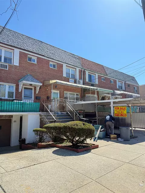 48-21 65th St, New York, NY 11377