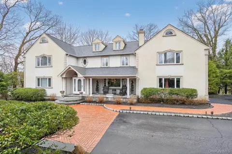 23 Beaverhill Ln, Huntington, NY 11743
