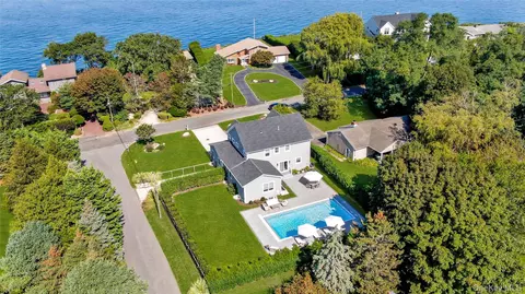 2375 Sound Dr, Greenport, NY 11944